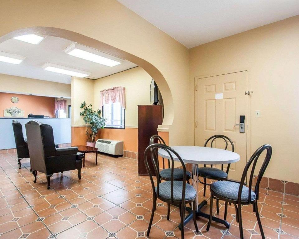 Econo Lodge Inn & Suites I-20, Exit 73 Tuscaloosa Εξωτερικό φωτογραφία