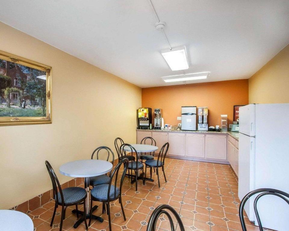Econo Lodge Inn & Suites I-20, Exit 73 Tuscaloosa Εξωτερικό φωτογραφία