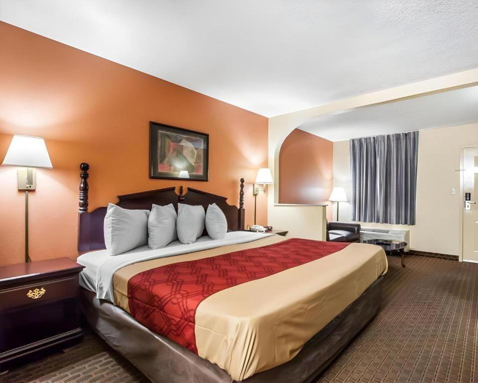 Econo Lodge Inn & Suites I-20, Exit 73 Tuscaloosa Εξωτερικό φωτογραφία