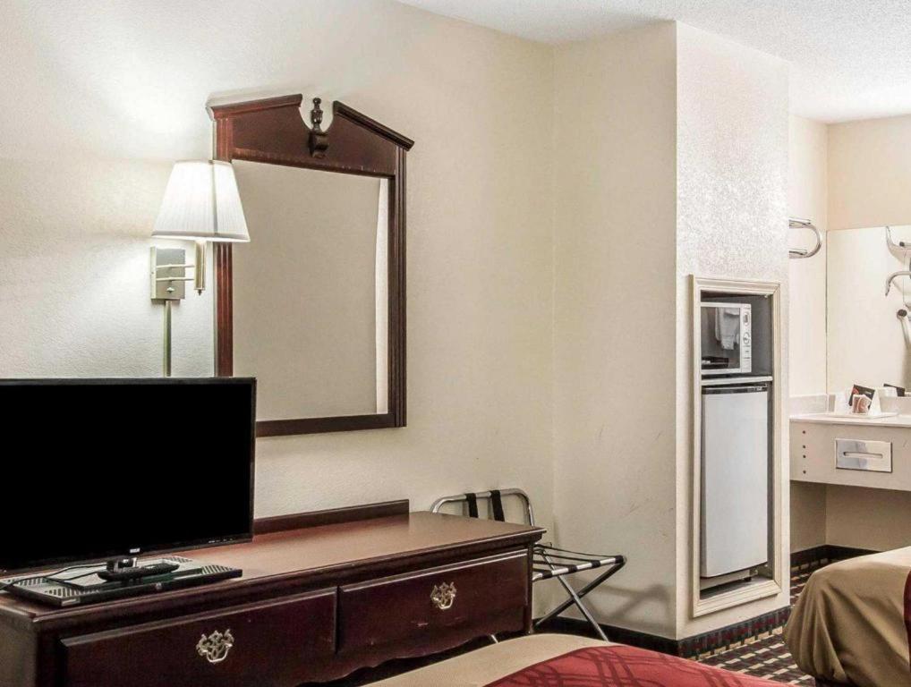 Econo Lodge Inn & Suites I-20, Exit 73 Tuscaloosa Εξωτερικό φωτογραφία